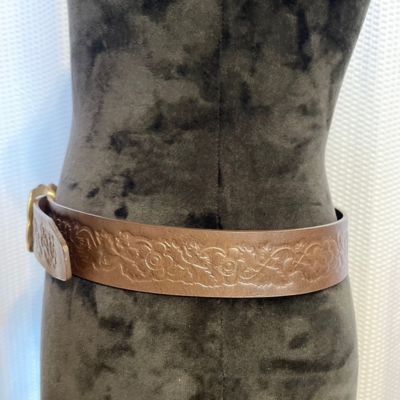 Nine West 1 3/8” Brown Leather Belt Size Medium NWOT - Picture 3 of 7